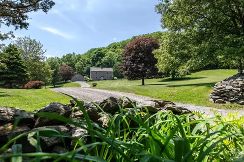 13 Alley Rd, La Grange, NY 12540