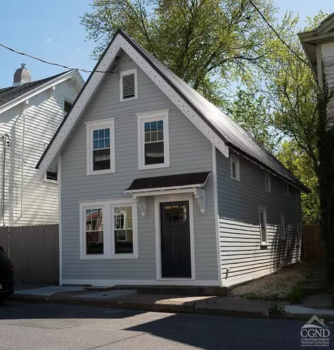 523 State St, Hudson, NY 12534