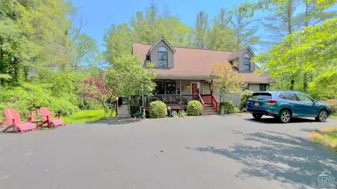 776 Sleepy Hollow Rd, Athens, NY 12015