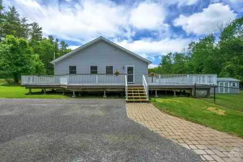 745 Snydertown Rd, Craryville, NY 12521