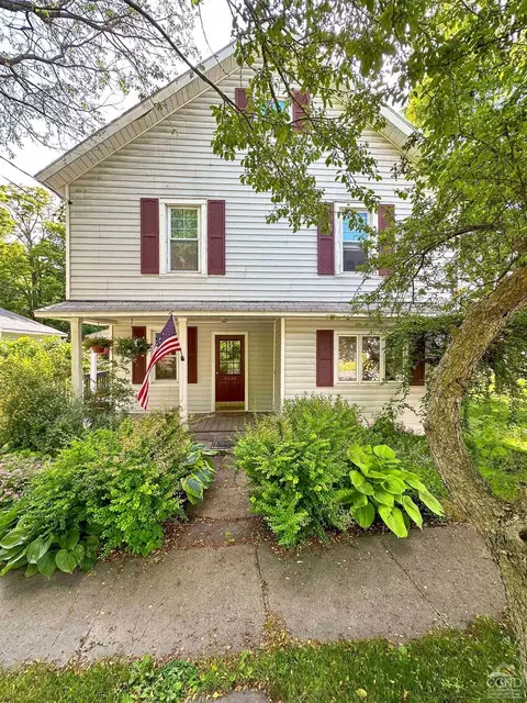 9449 Route 32, Freehold, NY 12431