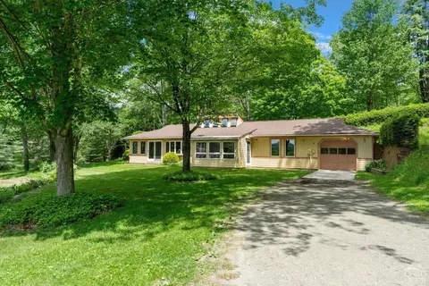 76 Bly Hollow Rd, Petersburgh, NY 12138