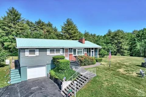 136 Willowbrook Rd, Surprise, NY 12176