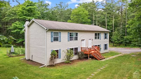 1393 Ira Vail Rd, Leeds, NY 12451