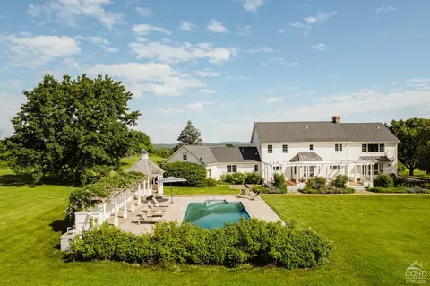 540 County 17 Rte, Chatham, NY 12136