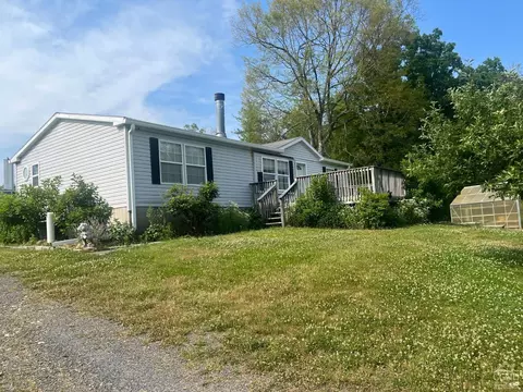 197 Hull Rd, Elizaville, NY 12523