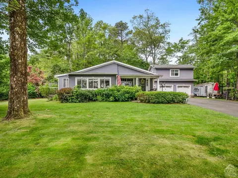 1003 W Saug Woodstock Rd, Saugerties, NY 12477