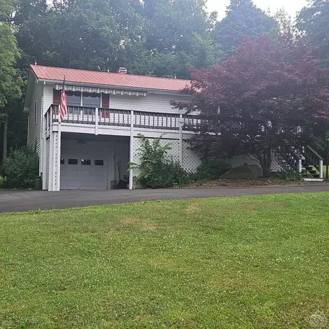 33 Enax Rd, Freehold, NY 12431