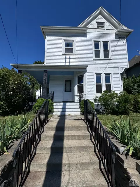 95 Maple Ave, Catskill, NY 12414