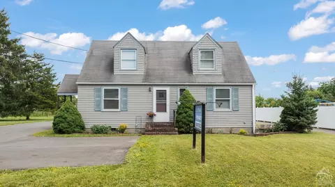 322 Fairview Ave, Hudson, NY 12534