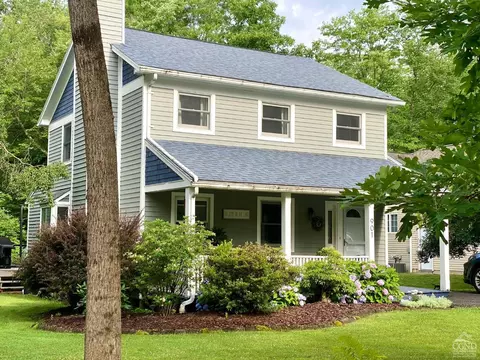 901 Sleepy Hollow Rd, Athens, NY 12015