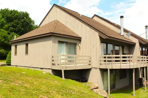 77 Windham Mountain Vlg, Windham, NY 12496