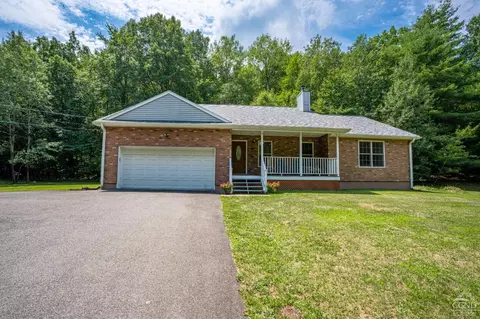 41 Long Ln, Cairo, NY 12413