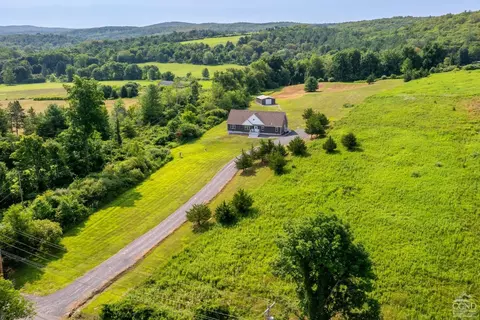 1060 Livingston Rd, Elizaville, NY 12523