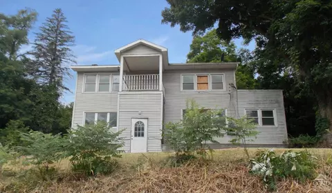1110 Old State Rd, Ravena, NY 12143