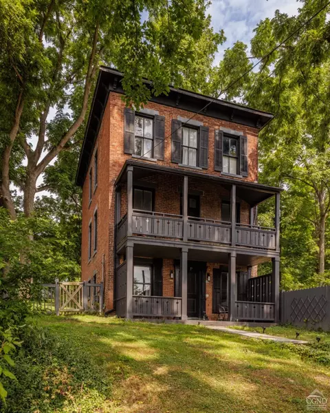 13 River St, Catskill, NY 12414