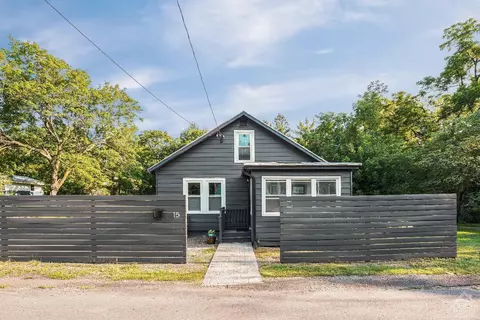 15 Spring St, Hudson, NY 12534