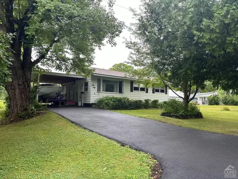 19 Bogardus Ave, Catskill, NY 12414
