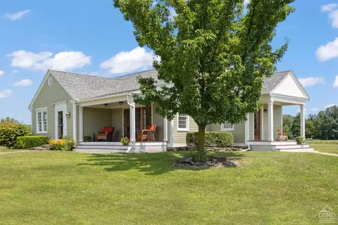 146 Dahlgren, Valatie, NY 12184