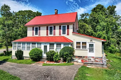 660 Green Lake Rd, Catskill, NY 12414