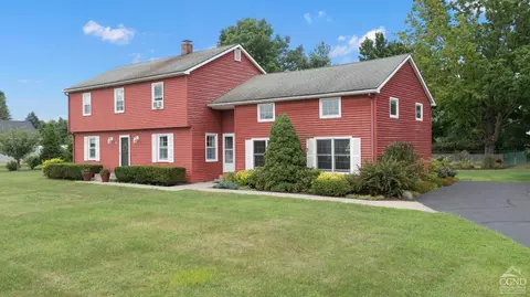 36 Sunset Ave, Kinderhook, NY 12106