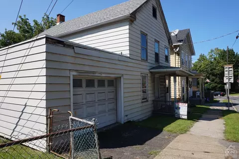 5 Worth Ave, Hudson, NY 12534