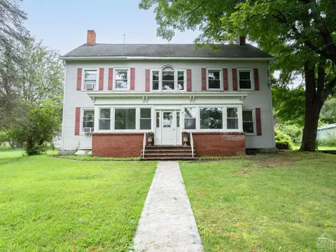 770 River Rd, Schodack Landing, NY 12156