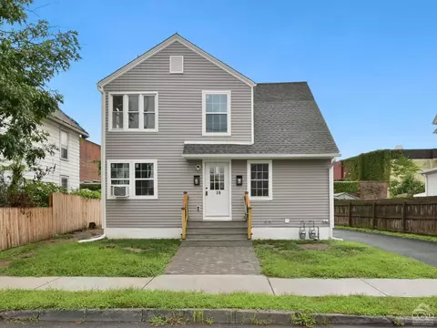 39 Smith Ave, Kingston, NY 12401