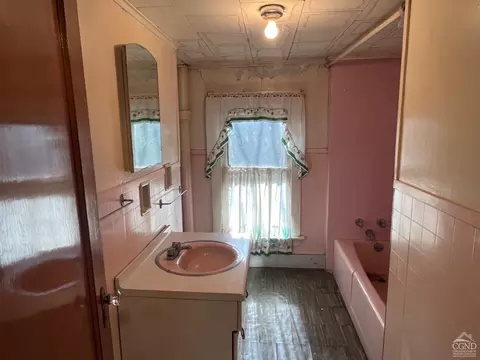 Bath - 8176 Main St, Hunter, NY 12442 photo 2 of 2