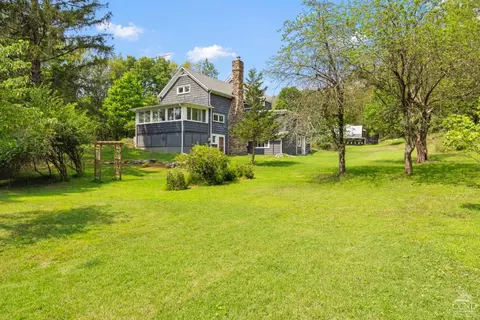 101 Snyderville Rd, Elizaville, NY 12523