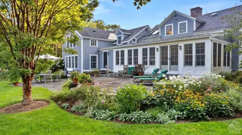 988 Hancock Rd, Williamstown, MA 01267