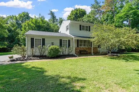 3 Eichybush Rd, Kinderhook, NY 12106