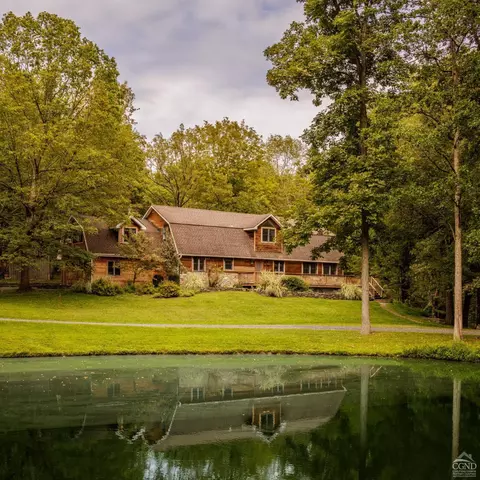 885 Pumpkin Ln, Clinton, NY 12514