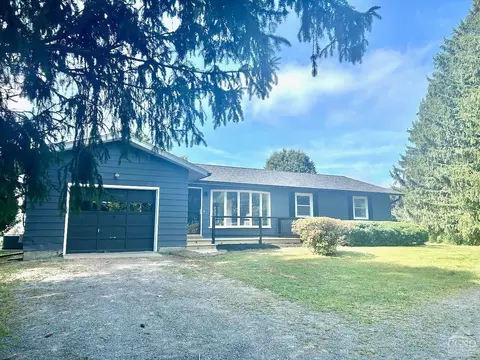 133 Cortland Dr, Valatie, NY 12184
