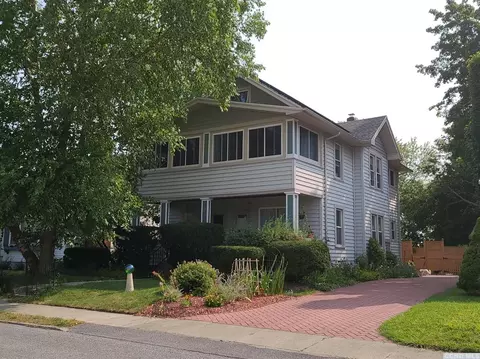 17 Aitken Ave, Hudson, NY 12534