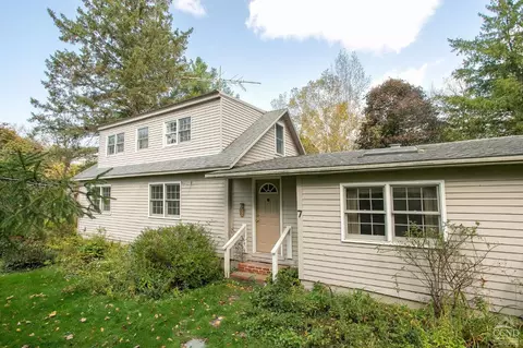 7 Goodrich Holw, Stephentown, NY 12168