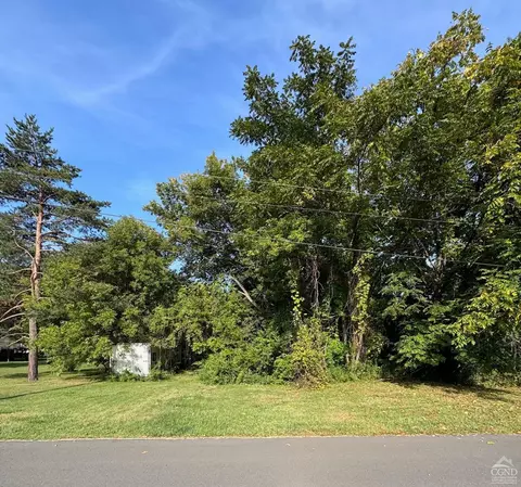 26 Laurel Ln, Catskill, NY 12414