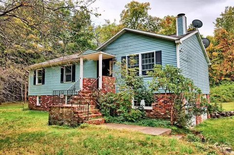 91 High Acres Ln, Greenville, NY 12083