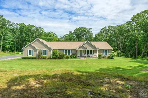 319 Shaker Rdg, Canaan, NY 12029