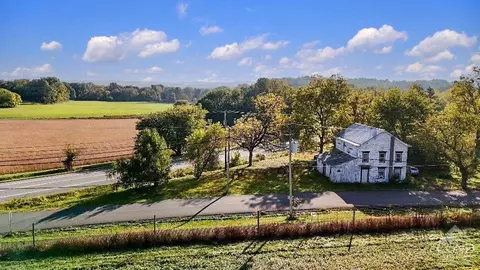 213 Kipp Rd, Hudson, NY 12534