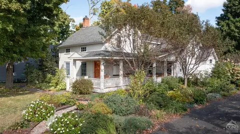 10 Sunset Ave, Kinderhook, NY 12106
