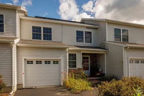 22 Academy Hill Dr, Hudson, NY 12534
