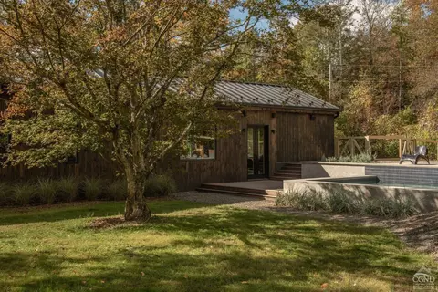 438 Fishcreek Rd, Saugerties, NY 12477
