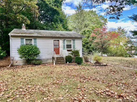 73 W Shore Dr, Valatie, NY 12184
