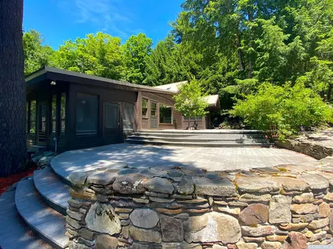 607 Stonewall Rd, Austerlitz, NY 12017