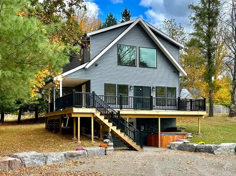 23 Manor Dr, Windham, NY 12496