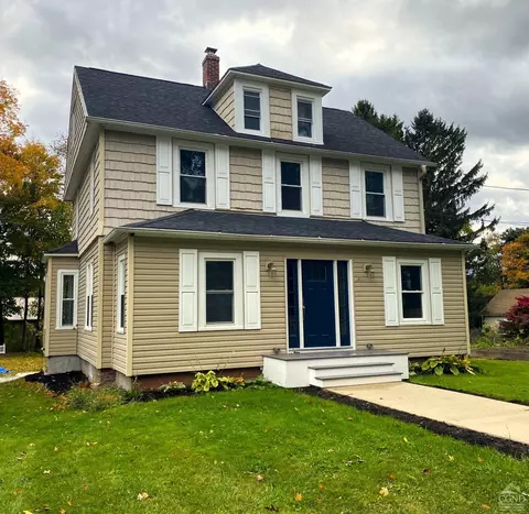49 Simmons St, Millerton, NY 12546
