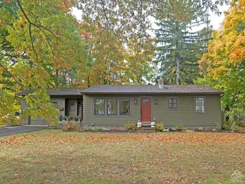 84 Center St, Chatham, NY 12037