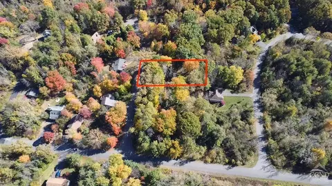 24 Schoolmaster Ct, Coxsackie, NY 12051