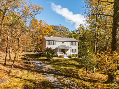 18 Magnolia Ln, Saugerties, NY 12477